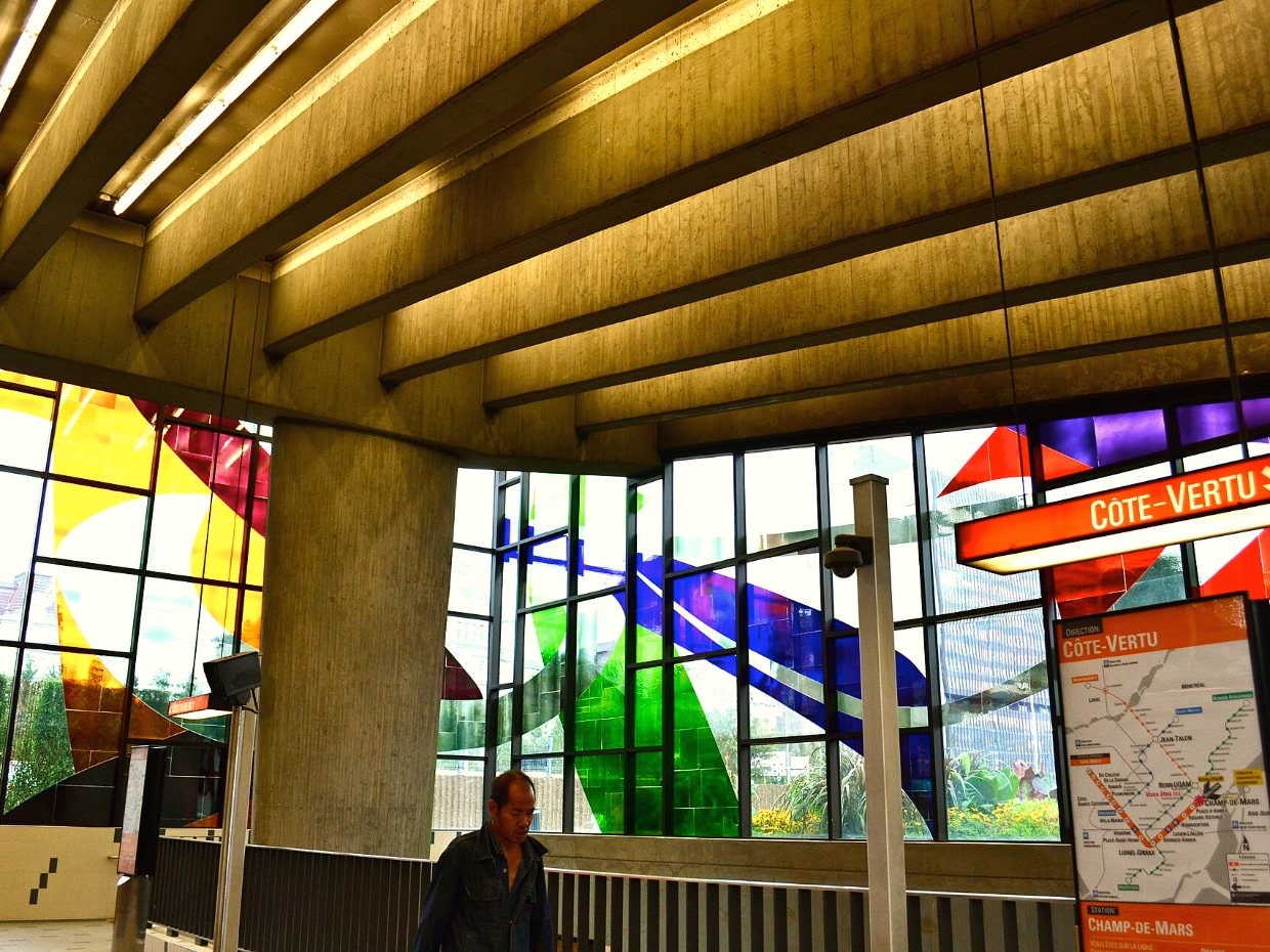 Métro Champ-de-Mars